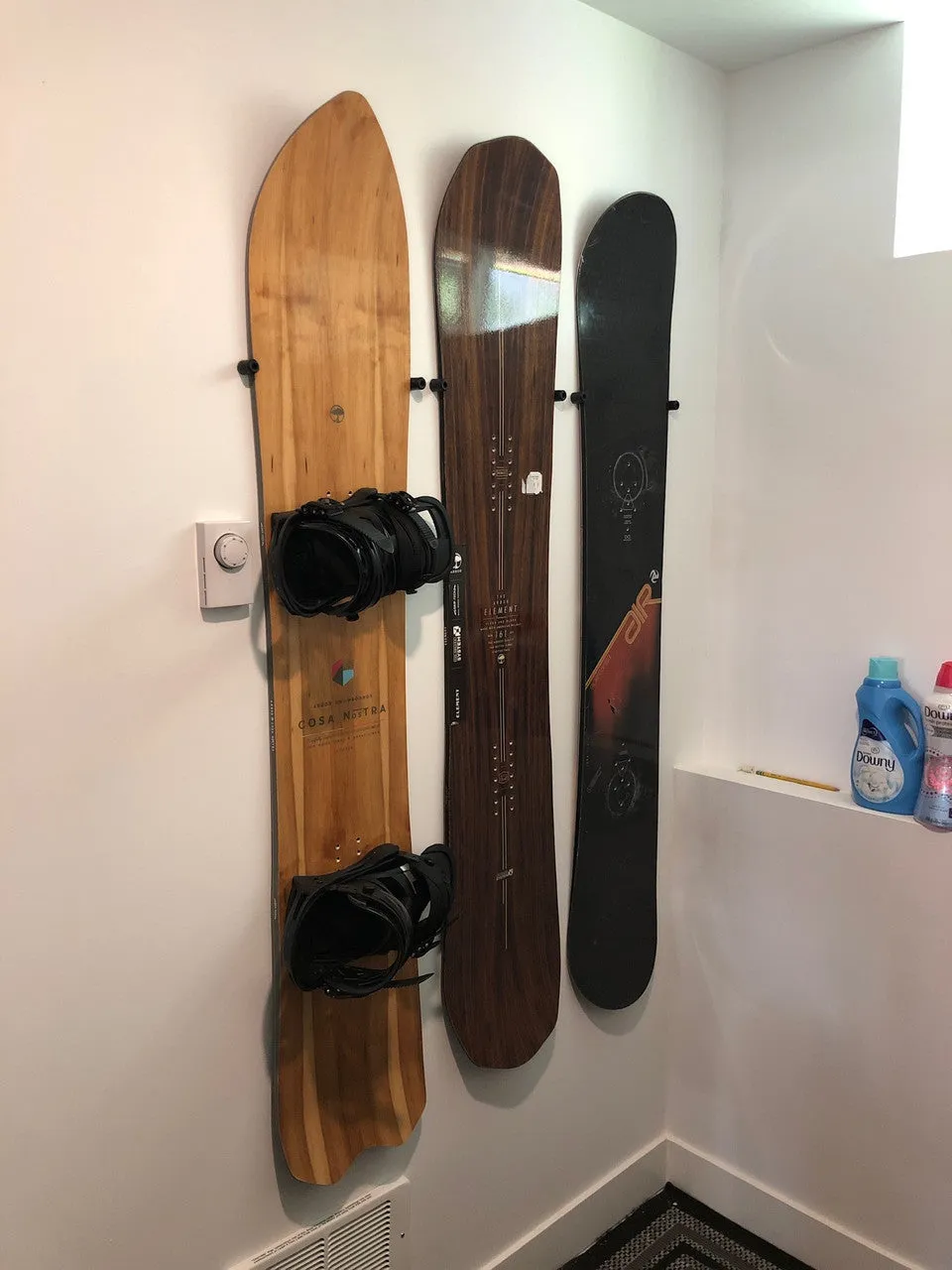 The Cinch Snowboard Display | Floating Rack