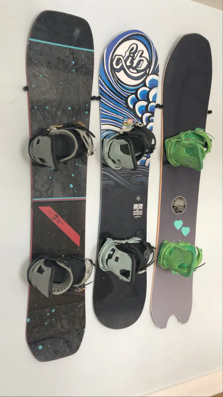 The Cinch Snowboard Display | Floating Rack